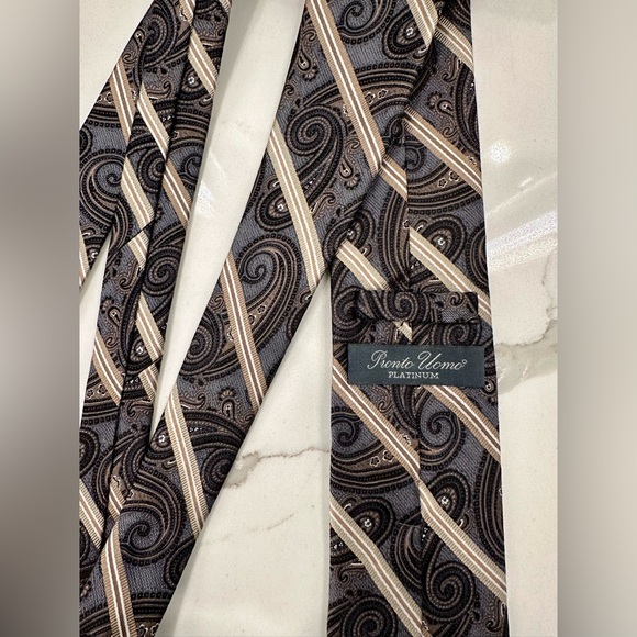 Pronto Uomo Platinum - Handmade Silk Tie - Paisley Overlaid with Stripes - EUC - Picture 12 of 14